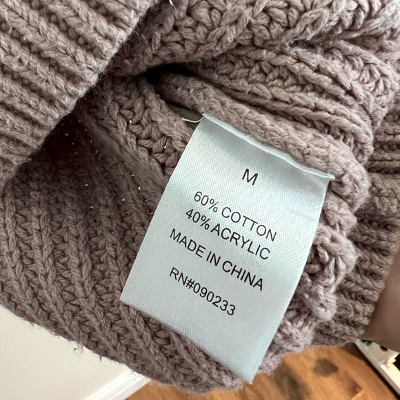 Pacsun LA Hearts V-Neck Knit Sweater, Size M, Dusty Rose Color - Picture 7 of 7